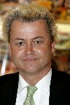 Amsterdam 27 mei 2005
Geert Wilders boek signeren bij Ako winkel op Beethovenstraat.