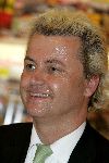 Amsterdam 27 mei 2005
Geert Wilders boek signeren bij Ako winkel op Beethovenstraat.
Veel beveiliging is daarbij aanwezig