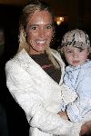Amsterdam 3 mei 2005
Premiere Winnie de Pooh in pepsi stage.
Gisela Otto met zoontje