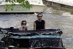 Amsterdam 1 mei 2005
Jeroen Pauw met nieuwe vriendin varen met boot in grachten Amsterdam