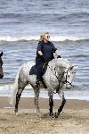 Katwijk 29 mei 2005
Koningin Beatrix paard rijden op het strand van katwijk.