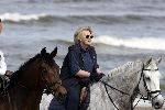 Katwijk 29 mei 2005
Koningin Beatrix paard rijden op het strand van katwijk.