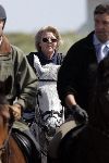 Katwijk 29 mei 2005
Koningin Beatrix paard rijden op het strand van katwijk.