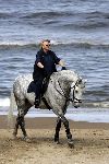 Katwijk 29 mei 2005
Koningin Beatrix paard rijden op het strand van katwijk.