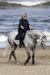 Katwijk 29 mei 2005
Koningin Beatrix paard rijden op het strand van katwijk.