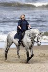 Katwijk 29 mei 2005
Koningin Beatrix paard rijden op het strand van katwijk.