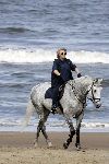 Katwijk 29 mei 2005
Koningin Beatrix paard rijden op het strand van katwijk.