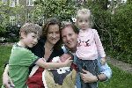 Amsterdam 1 mei 2005
Paulien Huizinga met Michiel Mol en hun kinderen Paul Myrthe en Pieter.