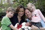 Amsterdam 1 mei 2005
Paulien Huizinga met Michiel Mol en hun kinderen Paul Myrthe en Pieter.