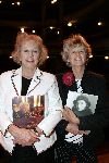Amsterdam 30 mei 2005
Presentatie Boek Mary Dresselhuys in schouwburg amsterdam.
Petra Laseur (r)en Merel Laseur(l)
