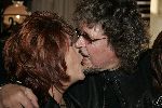 Volendam 13 mei 2005
Opening Paling sound museum.   Piet Veerman met vrouw  kussend