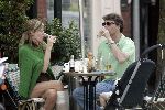 Amsterdam 1 mei  2005
Reinout Oerlemans en Danielle Overgaag op terras bij joffers samen met Thijmen en Fiene