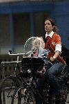 Amsterdam 30 april 2005
Renee Vervoorn met dochter op fiets.