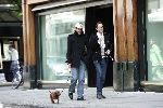 Amsterdam 18 mei 2005
Victor & Rolf winkelen op de pc hooftstraat met hond