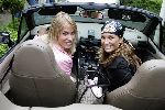 Vierhouten 29 mei 2005
Rally met cabrio's vanwege 10 jarig bestaan Beau Monde.
Leontine Borsato met hoofddoek en Vivian Reys in bmw cabrio