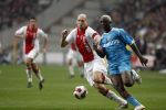 Amsterdam 12 november 2006
AJAX-PSV 0-1 in de arena. Jaap Stam en Arouna Kone
Peter Smulders bv