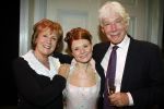 Apeldoorn 2 november 2006
Premiere My fair lady met Celine Purcell en Thom Hoffman.
Celine Paul v Vliet en Annewil Blankers