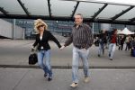 Schiphol 5 november 2006
hans Breukhoven arriveert op schiphol na reis naar de Mount Everest. Connie Constanza Jordi (met zijn vrouw) Marvin Shanna en  Edwin(met vriendin) zijn 
daar.
