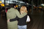 Schiphol 5 november 2006
hans Breukhoven arriveert op schiphol na reis naar de Mount Everest. Connie Constanza Jordi (met zijn vrouw) Marvin Shanna en  Edwin(met vriendin) zijn 
daar.