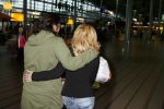 Schiphol 5 november 2006
hans Breukhoven arriveert op schiphol na reis naar de Mount Everest. Connie Constanza Jordi (met zijn vrouw) Marvin Shanna en  Edwin(met vriendin) zijn 
daar.
