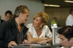 Schiphol 12 oktober 2006
Connie Breukhoven zwaait haar man Hans uit die de mount everest gaat beklimmen