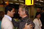 Schiphol 5 november 2006
hans Breukhoven arriveert op schiphol na reis naar de Mount Everest. Connie Constanza Jordi (met zijn vrouw) Marvin Shanna en  Edwin(met vriendin) zijn 
daar.
