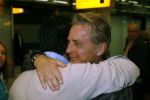Schiphol 5 november 2006
hans Breukhoven arriveert op schiphol na reis naar de Mount Everest. Connie Constanza Jordi (met zijn vrouw) Marvin Shanna en  Edwin(met vriendin) zijn 
daar.