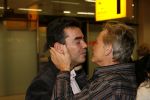 Schiphol 5 november 2006
hans Breukhoven arriveert op schiphol na reis naar de Mount Everest. Connie Constanza Jordi (met zijn vrouw) Marvin Shanna en  Edwin(met vriendin) zijn 
daar.