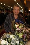 Schiphol 5 november 2006
hans Breukhoven arriveert op schiphol na reis naar de Mount Everest. Connie Constanza Jordi (met zijn vrouw) Marvin Shanna en  Edwin(met vriendin) zijn 
daar.