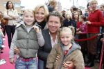 Scheveningen 25 oktober 2006
Premiere Kus in het circustheater. Henkjan Smits met gezin .