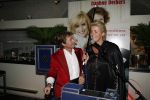 Naarden 31 oktober 2006
Daphne Deckers bij presentatie van haar nieuwe boek.Irene Moors met Goochelaar Ronald Moray