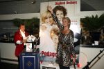 Naarden 31 oktober 2006
Daphne Deckers bij presentatie van haar nieuwe boek.Irene Moors met Goochelaar Ronald Moray