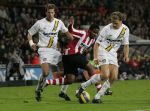 Eindhoven, 4 November 2006 Kompetitiewedstrijd PSV-NAC Eindstand 3-0 Seizoen 2006/2007
Jefferson Farfan in duel met Patrick Zwaanswijk