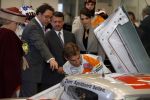 Zeewolde 1 november 2006
Koning Abdullah Koningin Rania en Koningin Beatrix op bezoek bij de spyker fabriek waar ze rondgeleid worden door Viktor Muller.. Jeroen Bleekemolen