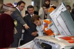 Zeewolde 1 november 2006
Koning Abdullah Koningin Rania en Koningin Beatrix op bezoek bij de spyker fabriek waar ze rondgeleid worden door Viktor Muller.. Jeroen Bleekemolen