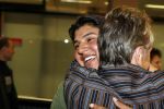 Schiphol 5 november 2006
hans Breukhoven arriveert op schiphol na reis naar de Mount Everest. Connie Constanza Jordi (met zijn vrouw) Marvin Shanna en  Edwin(met vriendin) zijn 
daar.