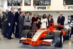 Zeewolde 1 november 2006
Koning Abdullah Koningin Rania en Koningin Beatrix op bezoek bij de spyker fabriek waar ze rondgeleid worden door Viktor Muller.