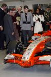 Zeewolde 1 november 2006
Koning Abdullah Koningin Rania en Koningin Beatrix op bezoek bij de spyker fabriek waar ze rondgeleid worden door Viktor Muller.
