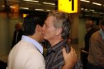Schiphol 5 november 2006
hans Breukhoven arriveert op schiphol na reis naar de Mount Everest. Connie Constanza Jordi (met zijn vrouw) Marvin Shanna en  Edwin(met vriendin) zijn 
daar.