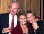 Amsterdam, 21 december 1999
Rita Reijs 75 jaar
Rita Reijs met dochter en Ruud Jacobs