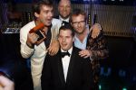 Amsterdam 20 oktober 2006
Uitreiking televizierring in het ij theater.
winnaars de Lama's met Ruben v d Meer(kaal) Ruben Nicolai(wit)
Tijl Beckand en Patrick Lodiers (bril.