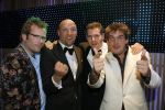 Amsterdam 20 oktober 2006
Uitreiking televizierring in het ij theater.
winnaars de Lama's met Ruben v d Meer(kaal) Ruben Nicolai(wit)
Tijl Beckand en Patrick Lodiers (bril.