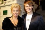 Amsterdam 29 oktober 2009
Beaumonde awards in het Amstel hotel. Anita Witzier met zoon
Peter Smulders bv