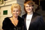 Amsterdam 29 oktober 2009
Beaumonde awards in het Amstel hotel. Anita Witzier met zoon
Peter Smulders bv