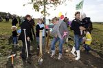 Benthuizen 17 oktober 2009
Nationale boomplantdag. Albert Verlinde met Anouk Smulders en Winston Gerschtanowitz
Peter Smulders bv
