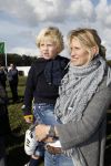 Benthuizen 17 oktober 2009
Nationale boomplantdag. Anouk Max en Edwin Smulders bij de bomen van Bo en Max
Peter Smulders bv