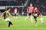 Eindhoven, 31 Oktober 2009
Kompetitiewedstrijd PSV-Vitesse, eindstand 1-0 Seizoen 2009/2010
Balazs Dzsudzsak in duel met Paul Verhaegh
Foto Junior Smulders