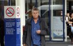 Purmerend 22 oktober 2009
Jan Smit wordt in het ziekenhuis van Purmerend opgezocht door zijn vriendin Liza Plat manager Jaap Buijs collega Marco Borsato en vander Ruud Smit.