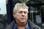Purmerend 22 oktober 2009
Jan Smit wordt in het ziekenhuis van Purmerend opgezocht door zijn vriendin Liza Plat manager Jaap Buijs collega Marco Borsato en vander Ruud Smit.