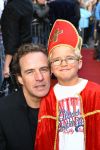 Amsterdam, 4 Oktober 2009
Premiere in Tuschinski, Nederlandse speelfilm:
Sinterklaas en de verdwenen pakjesboot
Joep Serton met zijn zoontje
Foto Peter Smulders